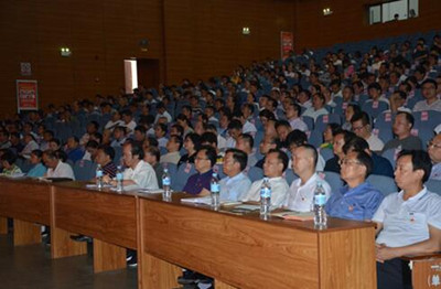 杜志刚在东莞学院作党风廉政建设警示教育专题报告(图1)