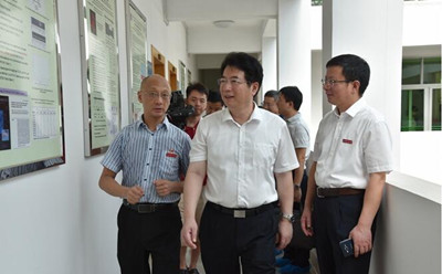 副省长胡强在广东农业大学调研现代种业发展(图1)